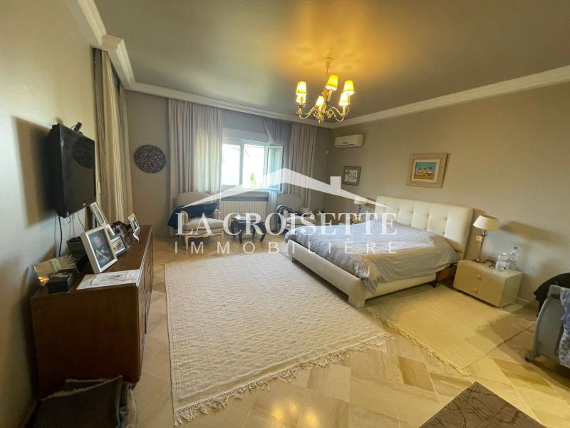 Villa meublée S+3 avec piscine à Gammarth